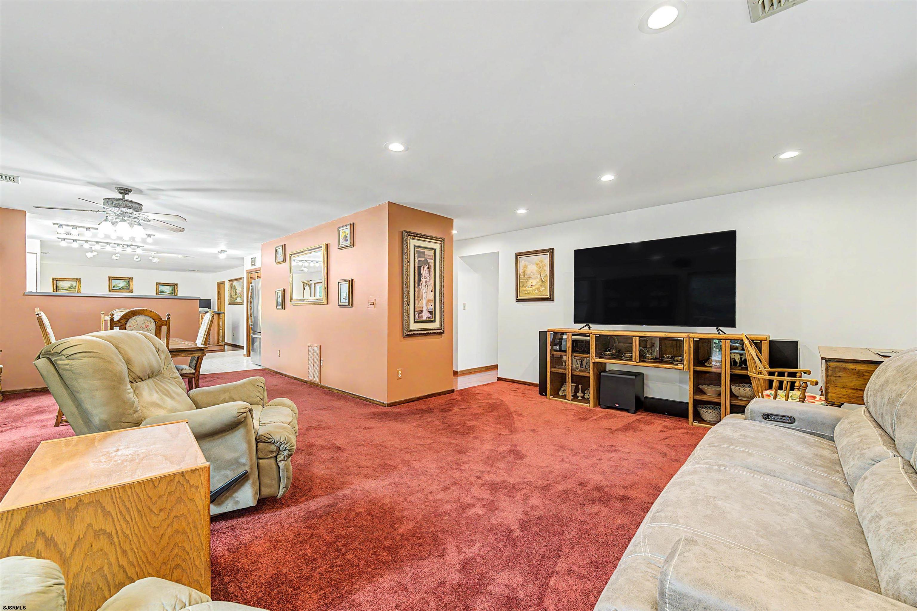 633 8th Ave