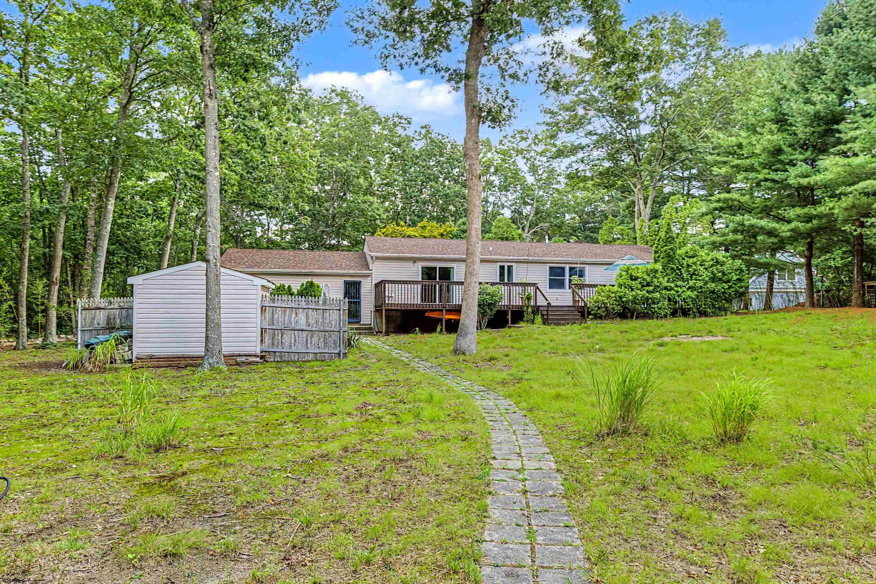 633 8th Ave