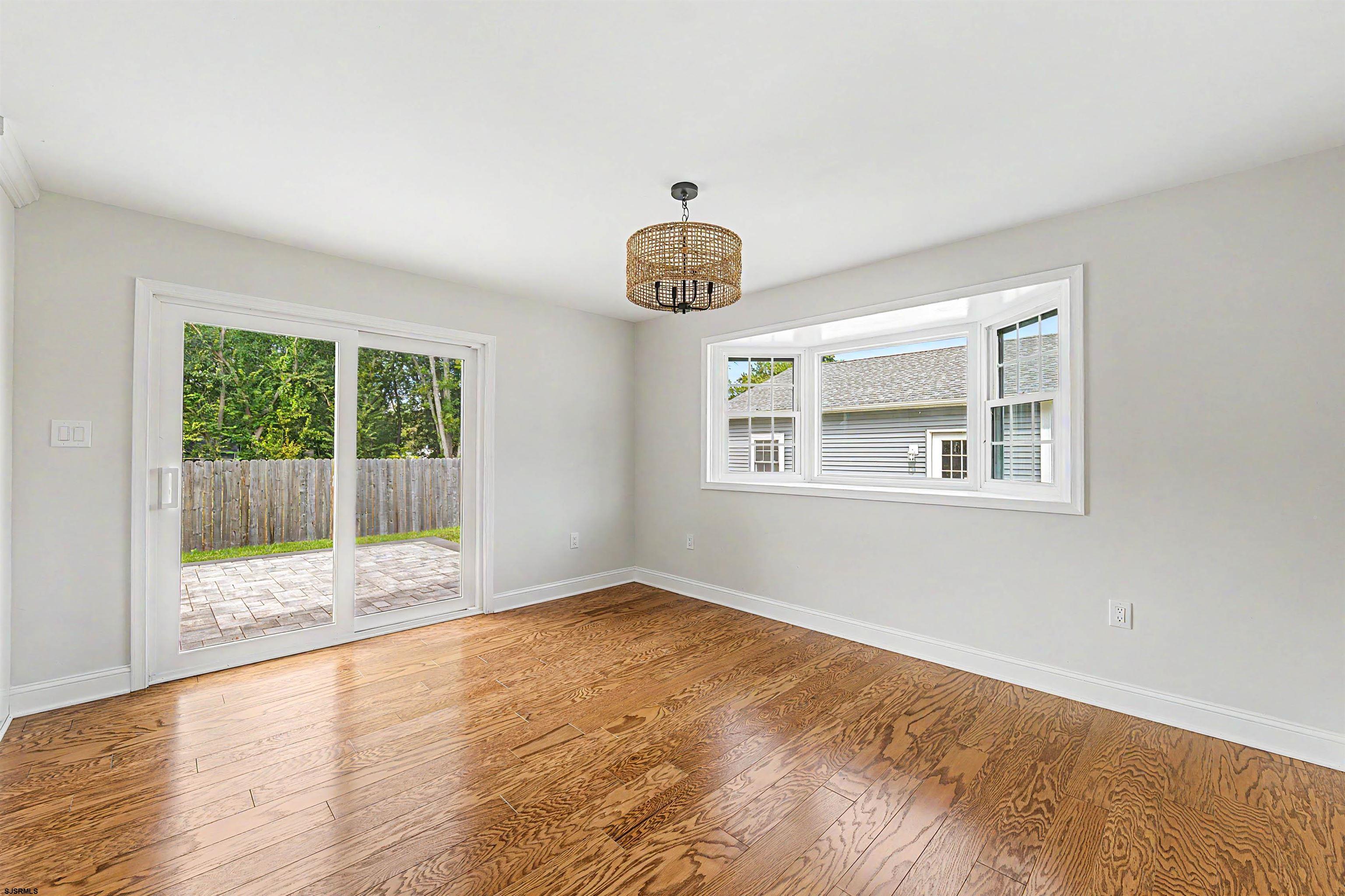 4 S Maple Ave