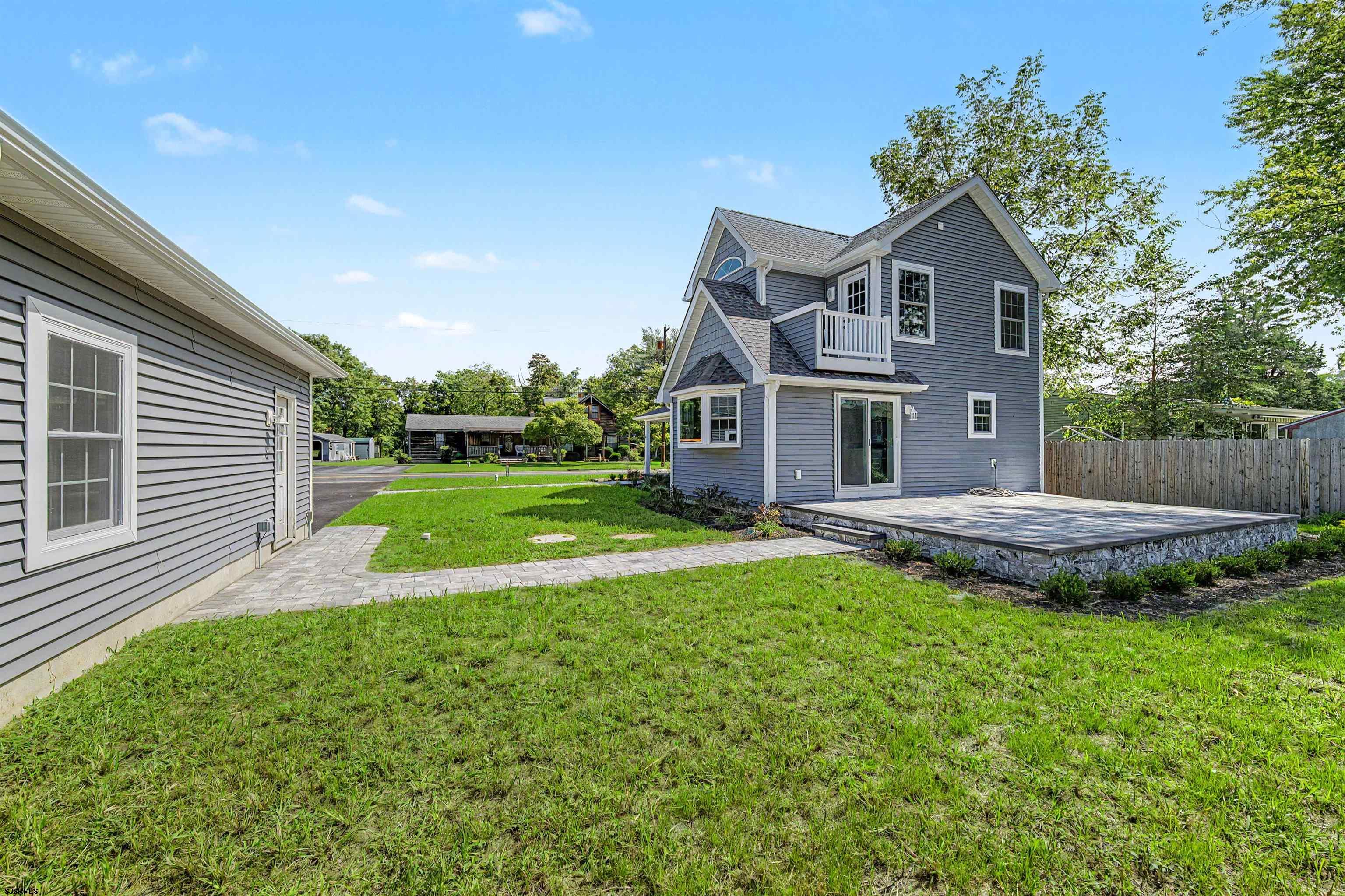 4 S Maple Ave