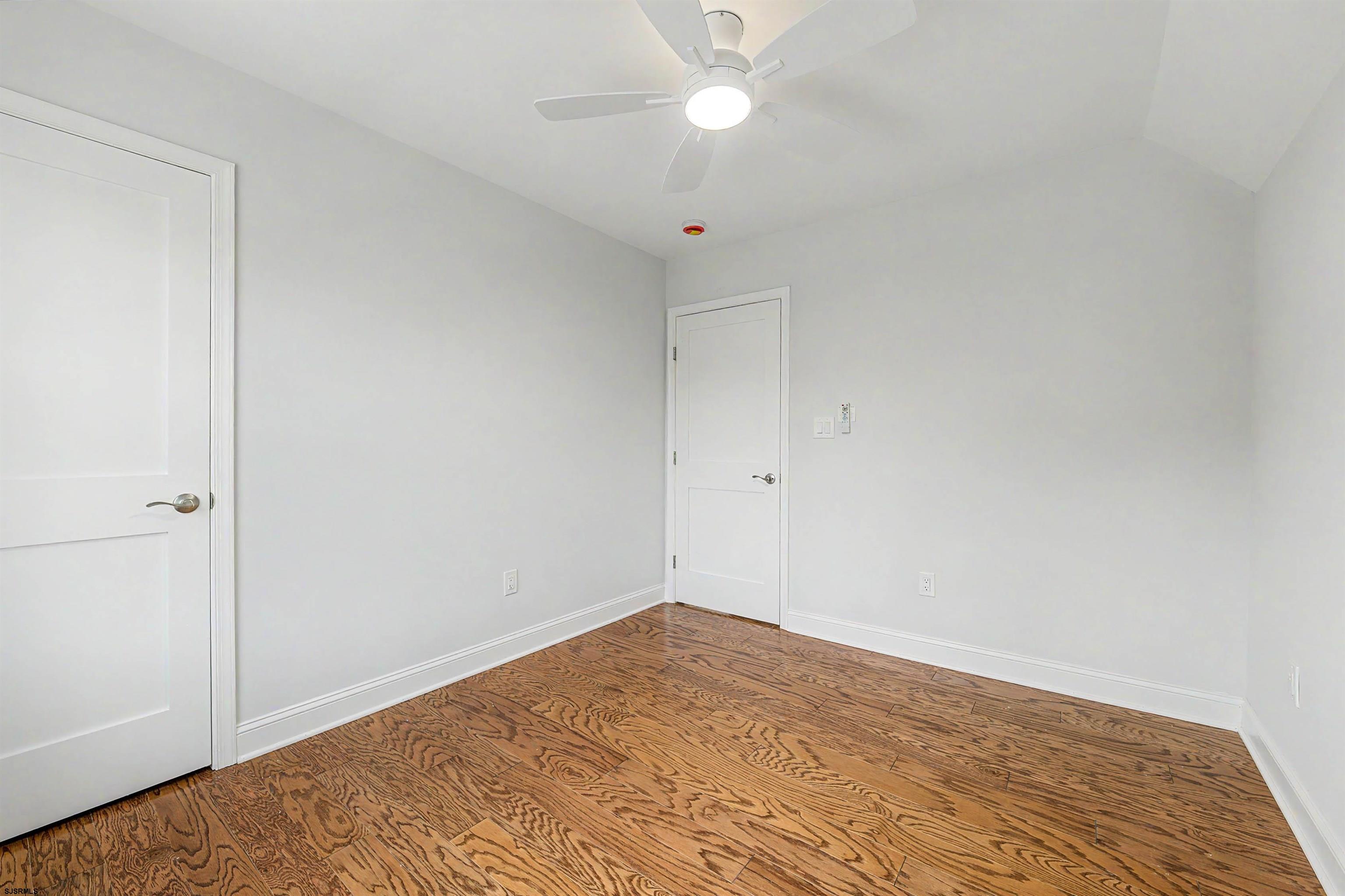4 S Maple Ave