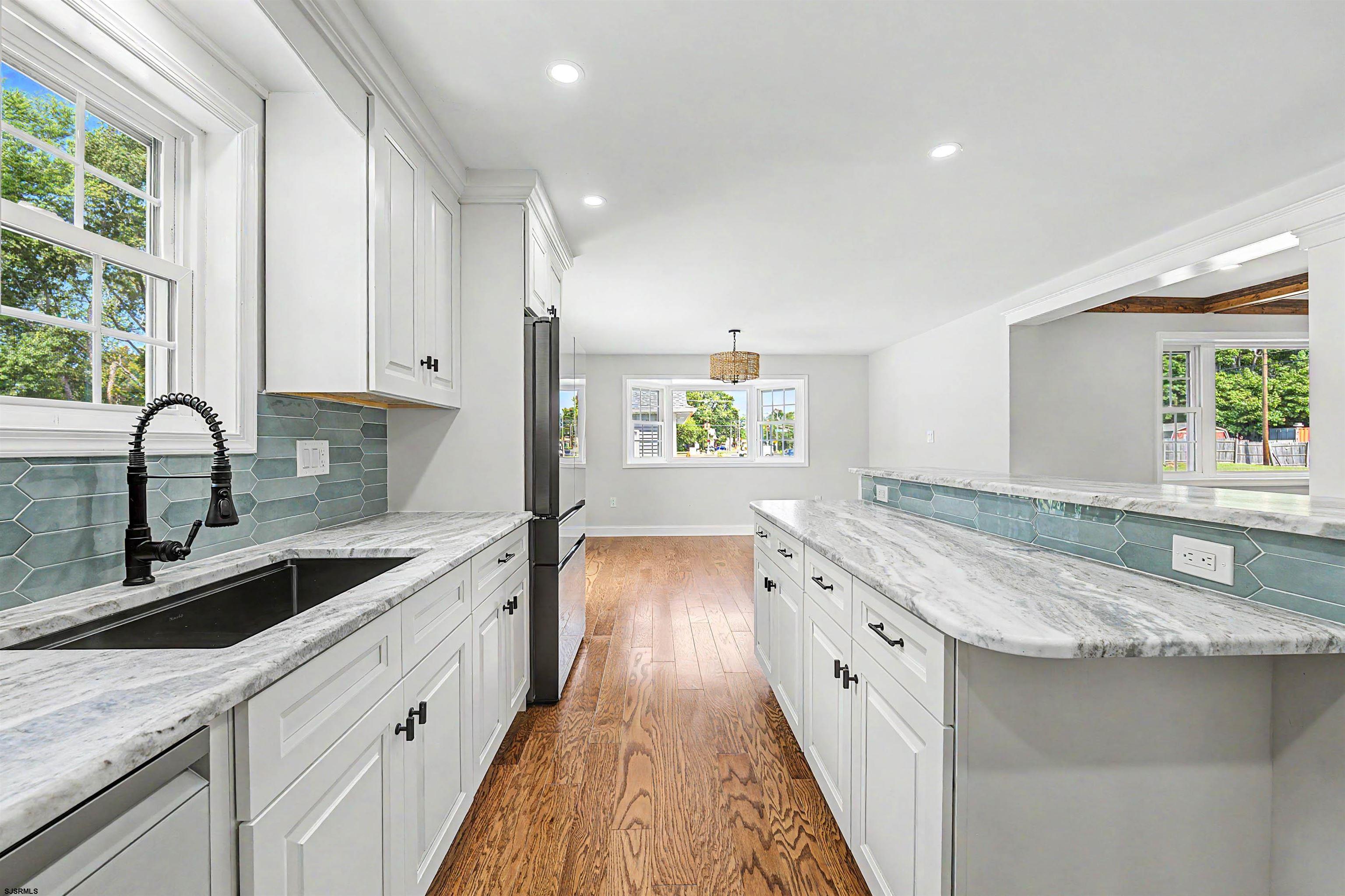 4 S Maple Ave