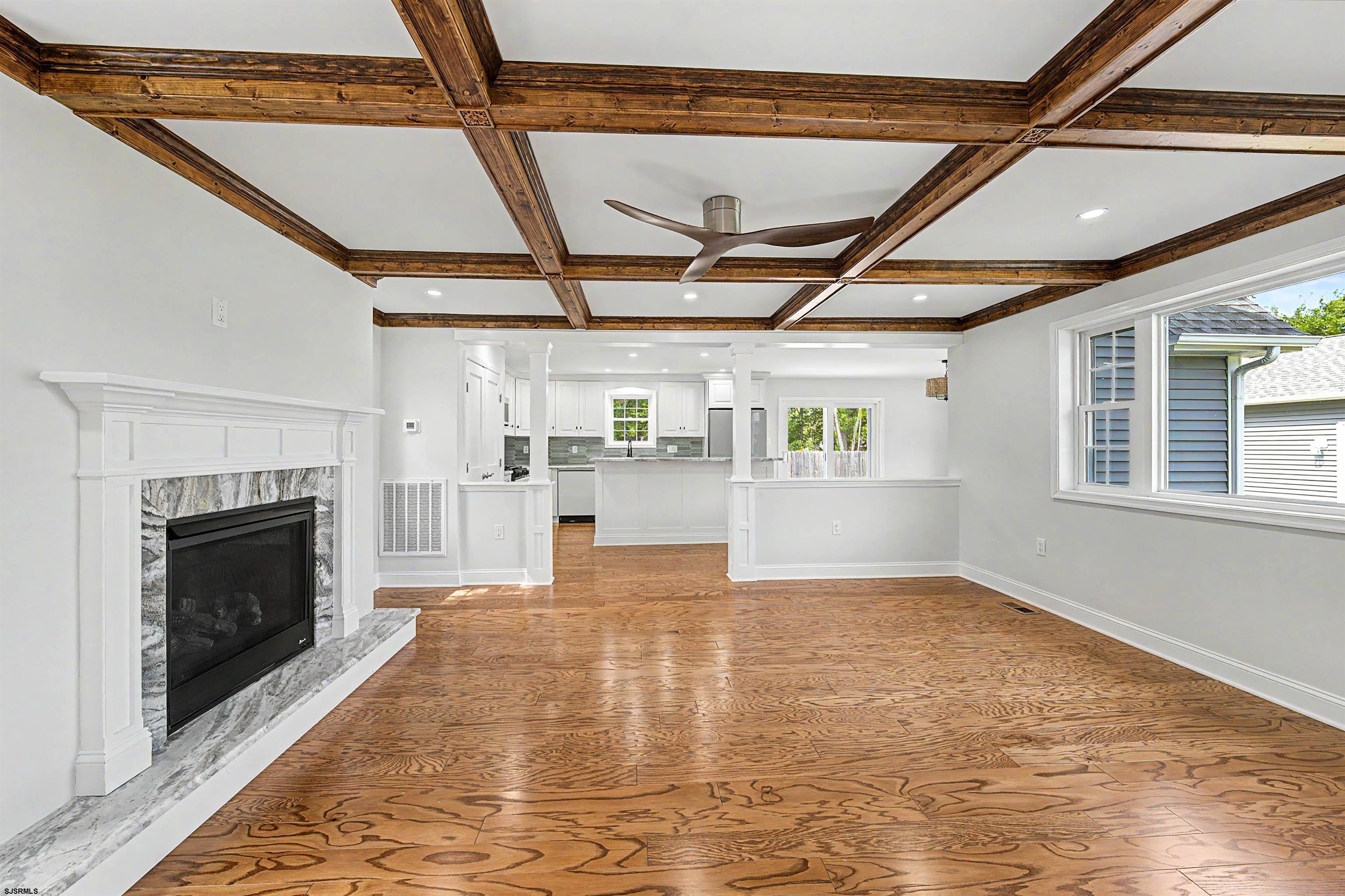 4 S Maple Ave