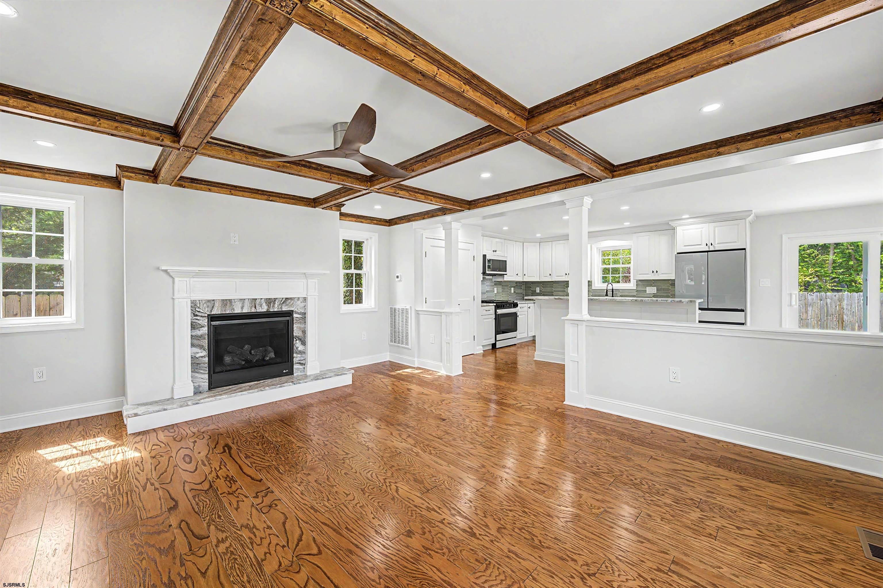 4 S Maple Ave