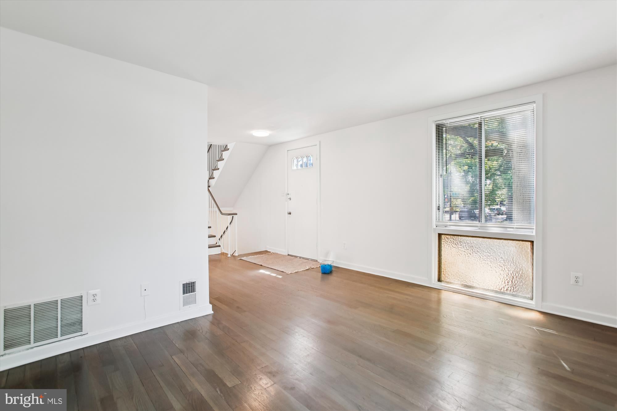 301 I St SW #108