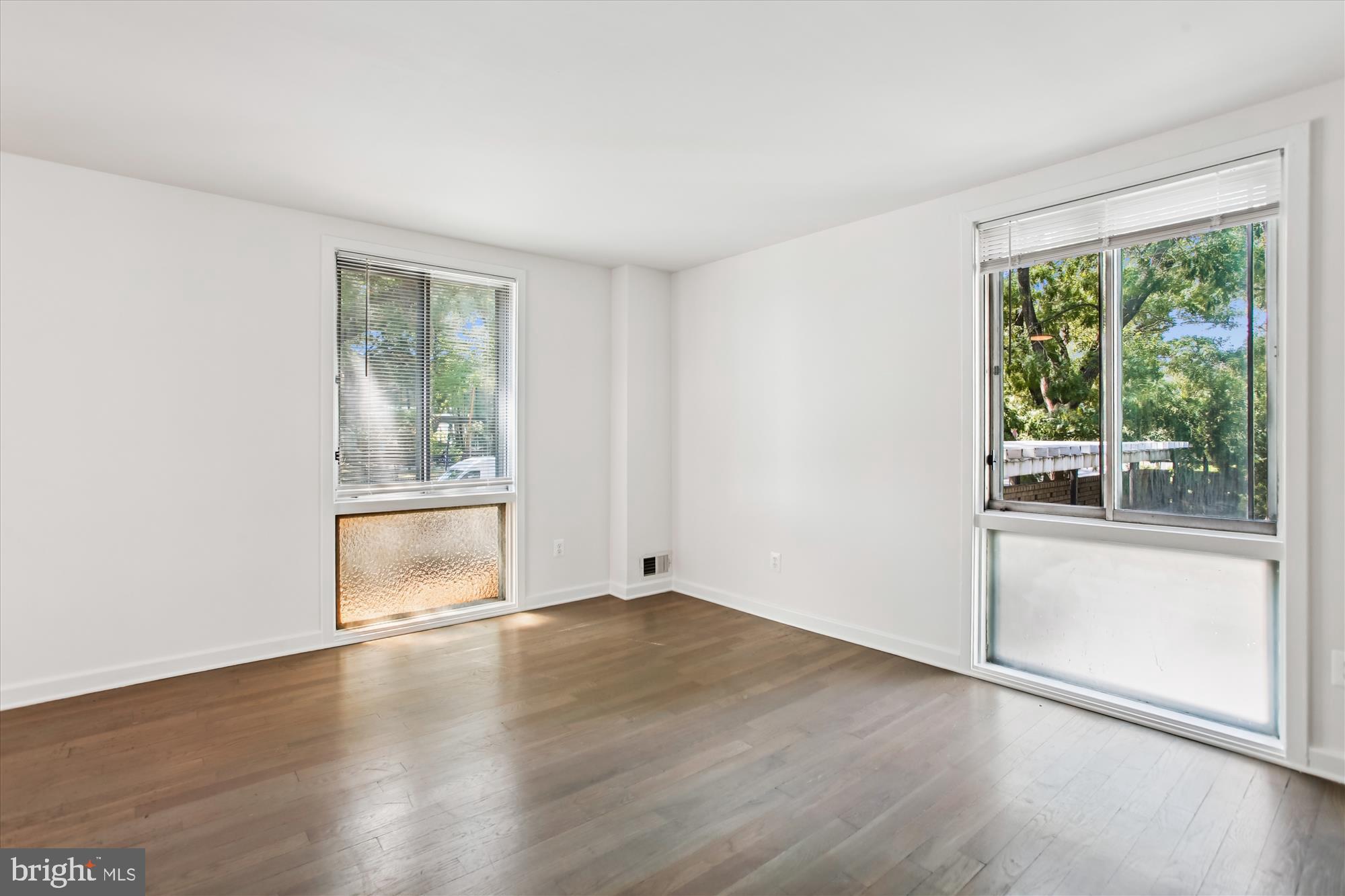301 I St SW #108