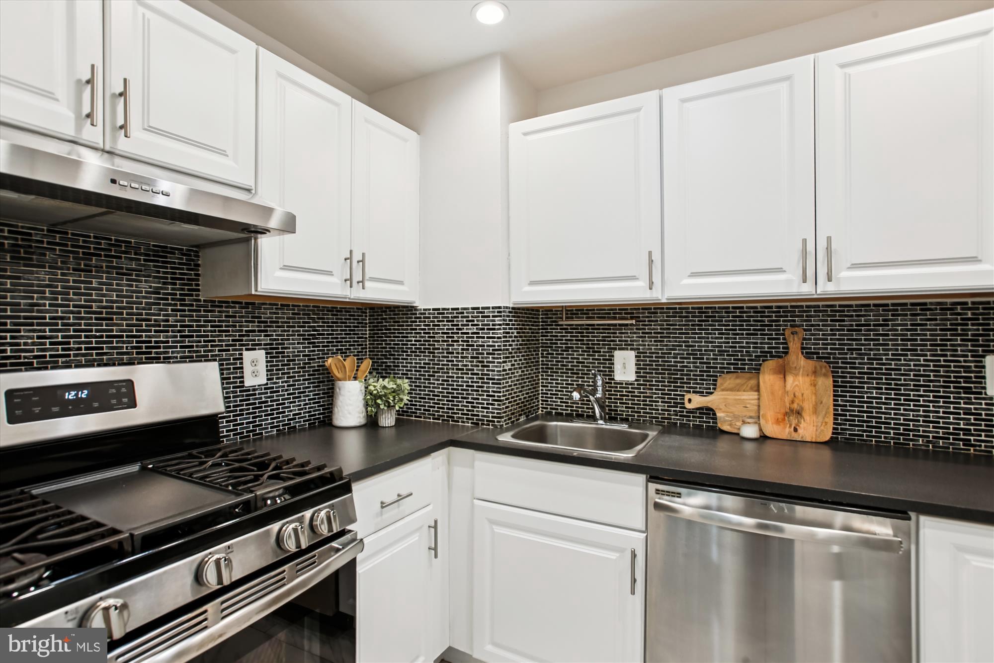 301 I St SW #108