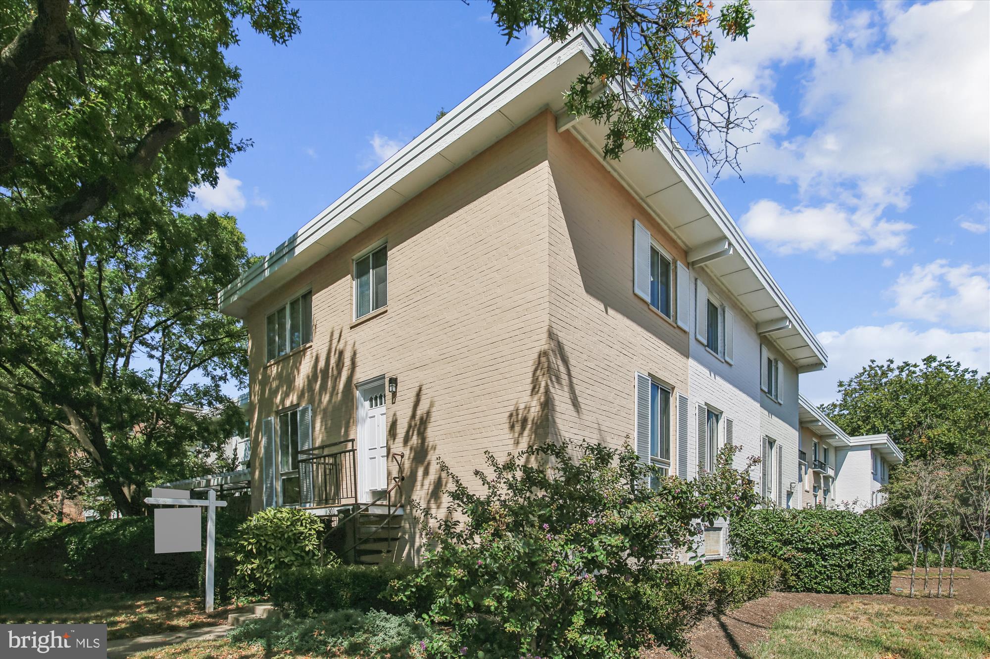 301 I St SW #108