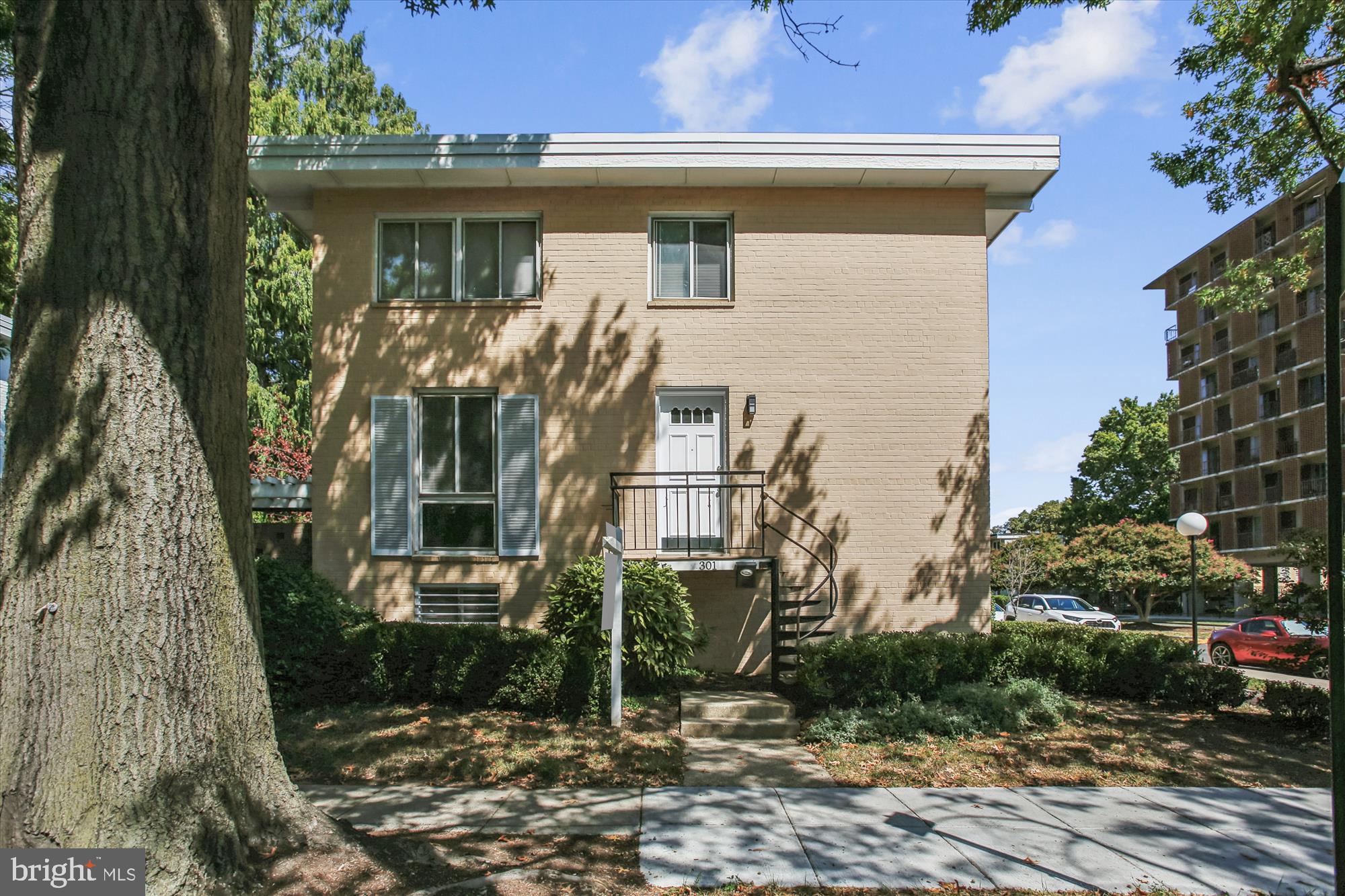 301 I St SW #108