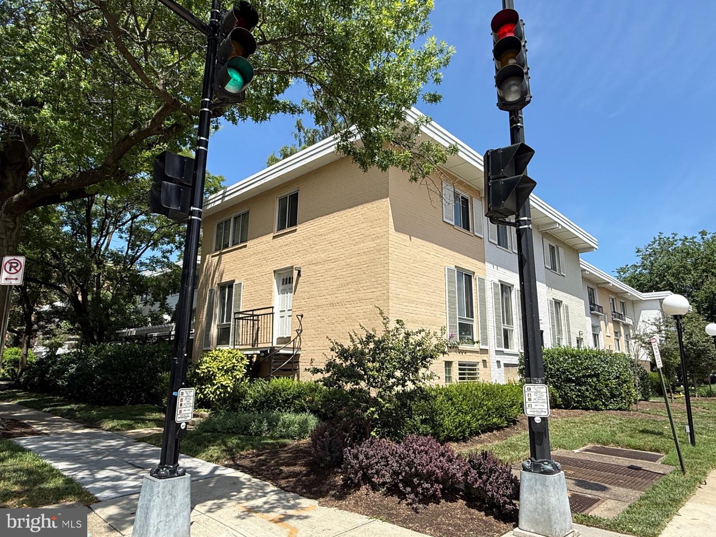 301 I St SW #108