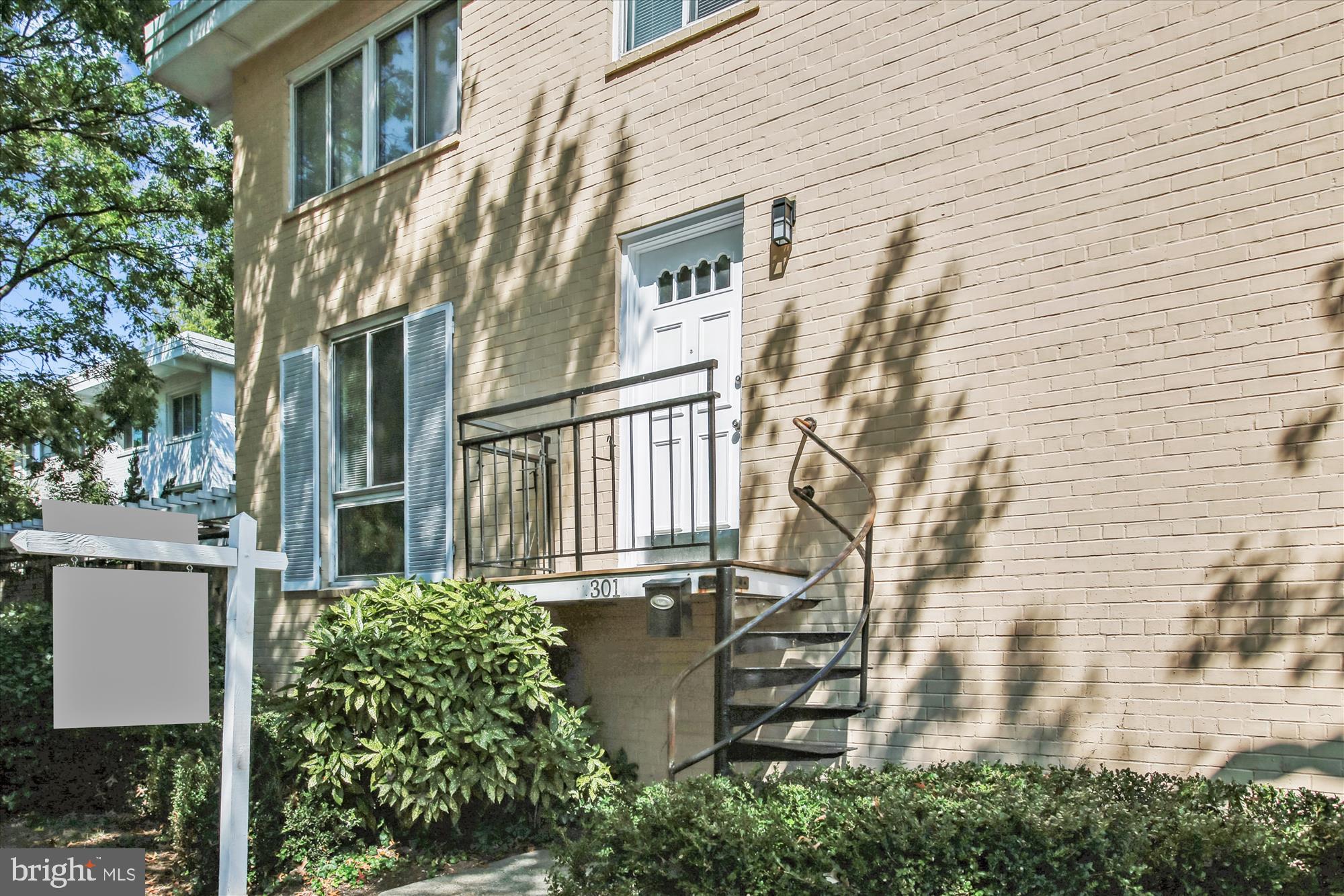 301 I St SW #108