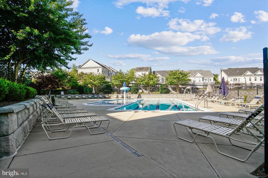 320 BUCKEYE CIR