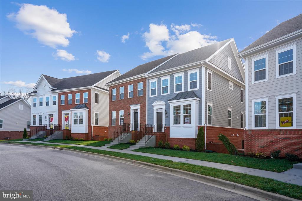 320 BUCKEYE CIR