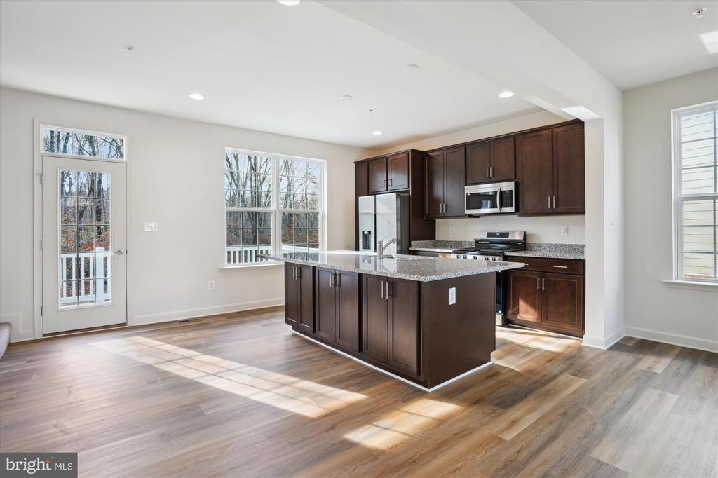 320 BUCKEYE CIR