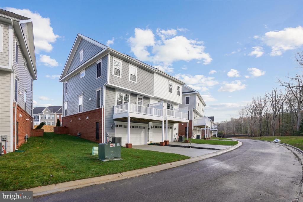 320 BUCKEYE CIR