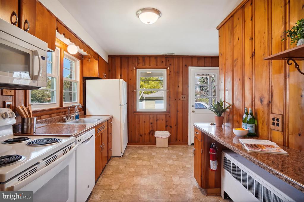 204 Maple Ave
