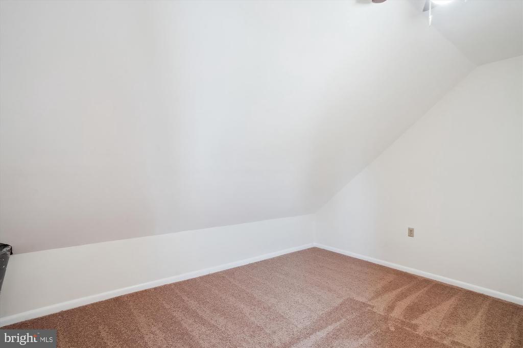 204 Maple Ave
