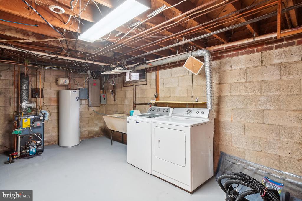 204 Maple Ave