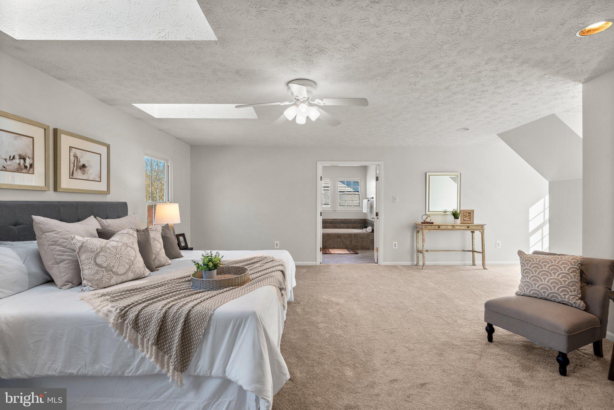 14156 Saddle River Dr
