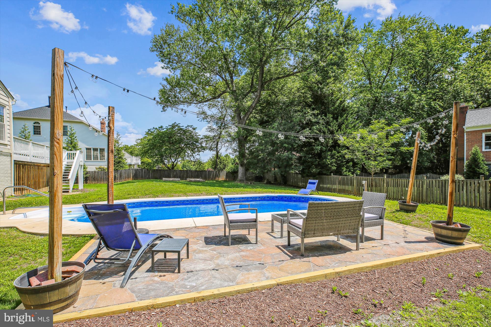 17507 Applewood Ln