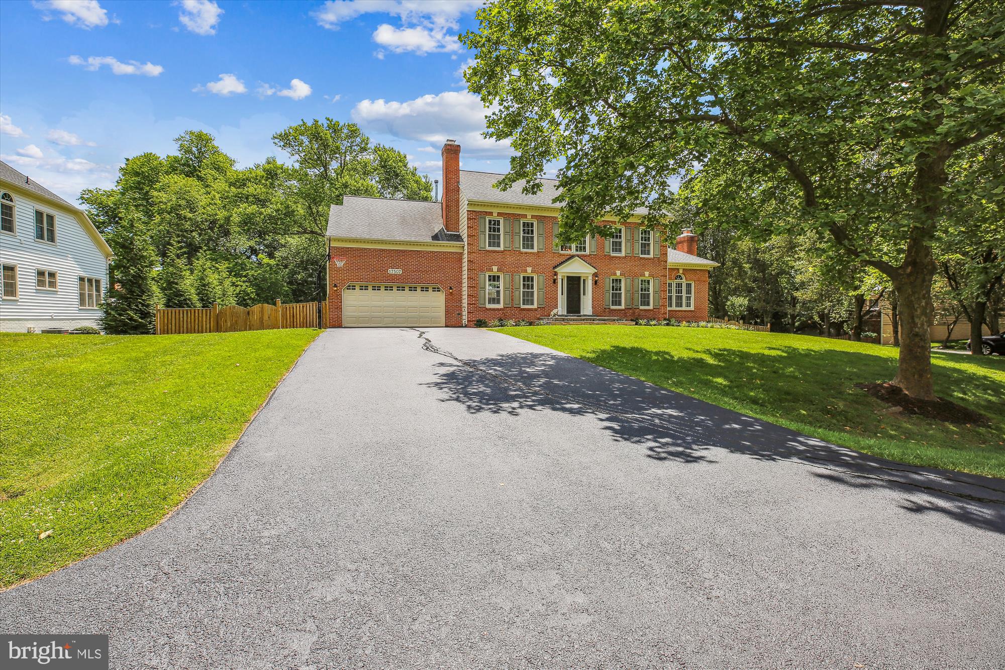 17507 Applewood Ln