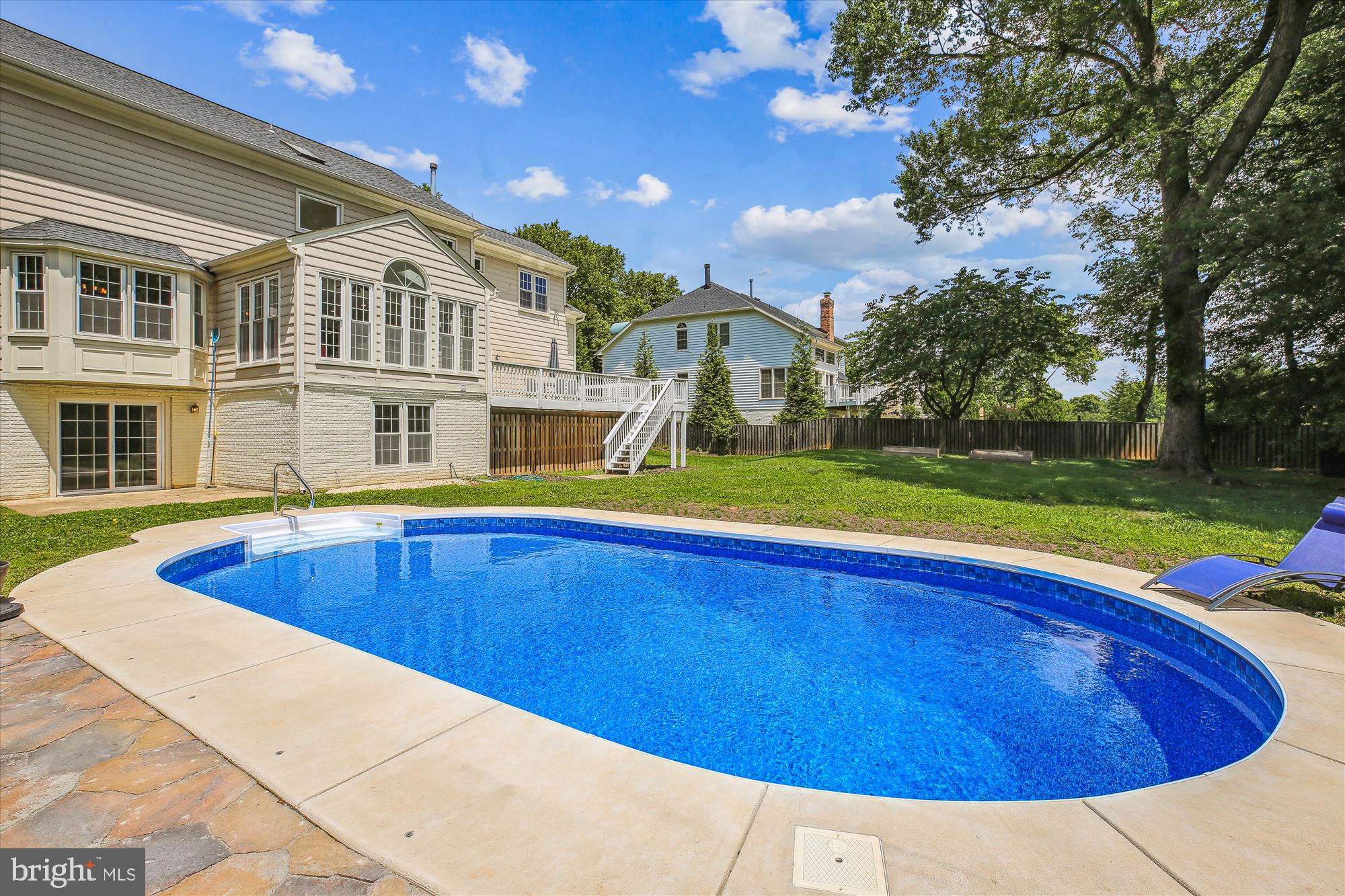 17507 Applewood Ln