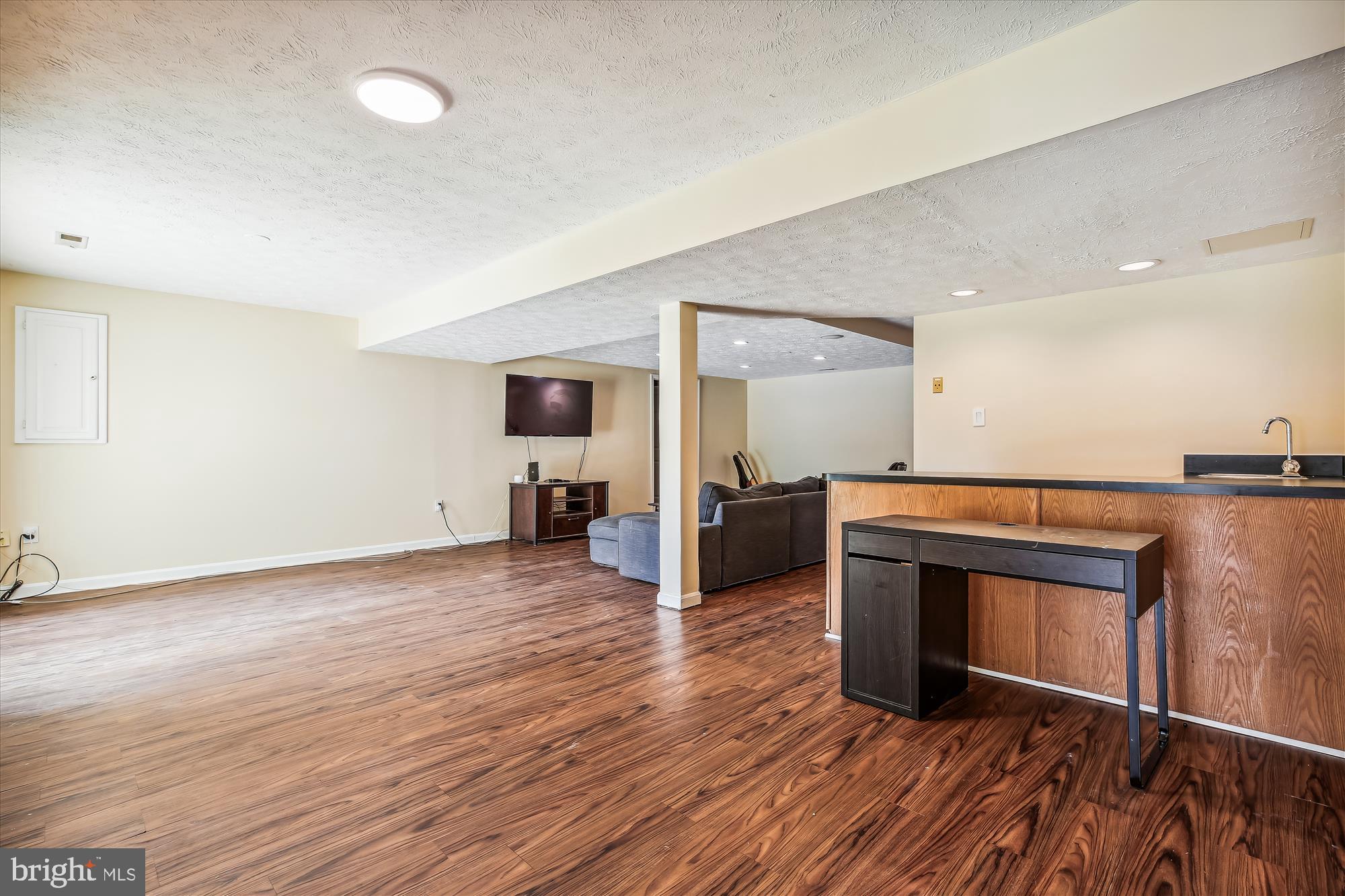 17507 Applewood Ln