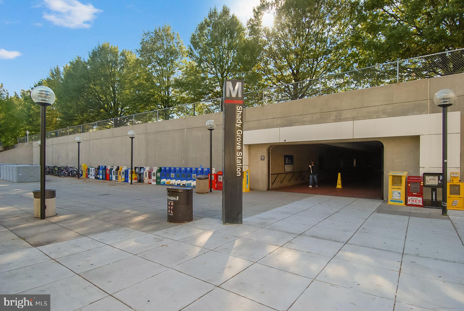 17507 Applewood Ln
