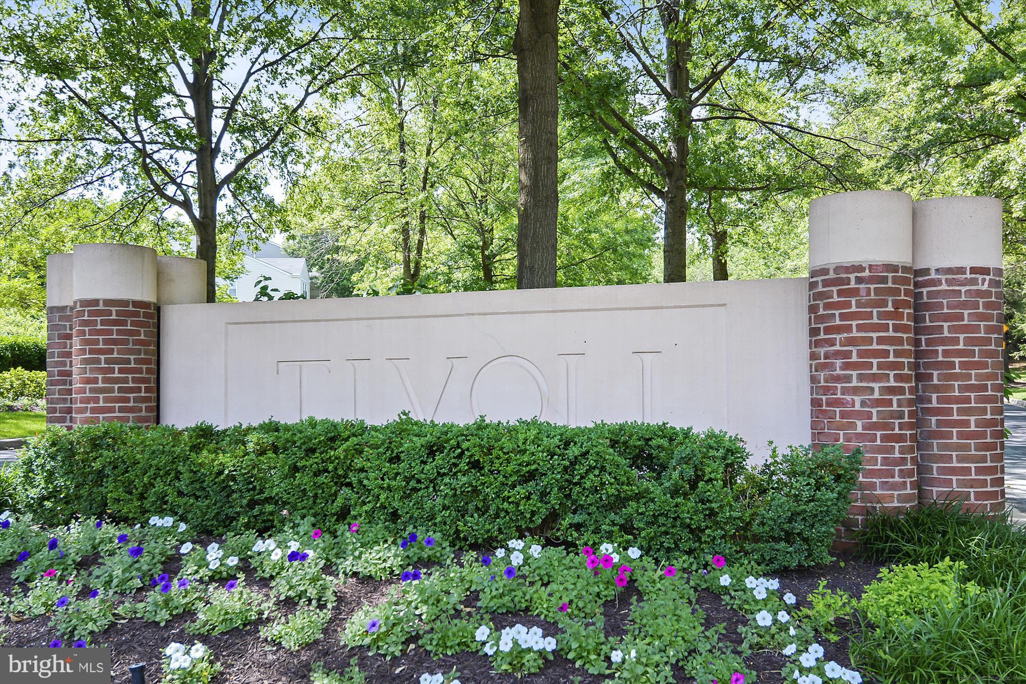 1722 Wilcox Ln