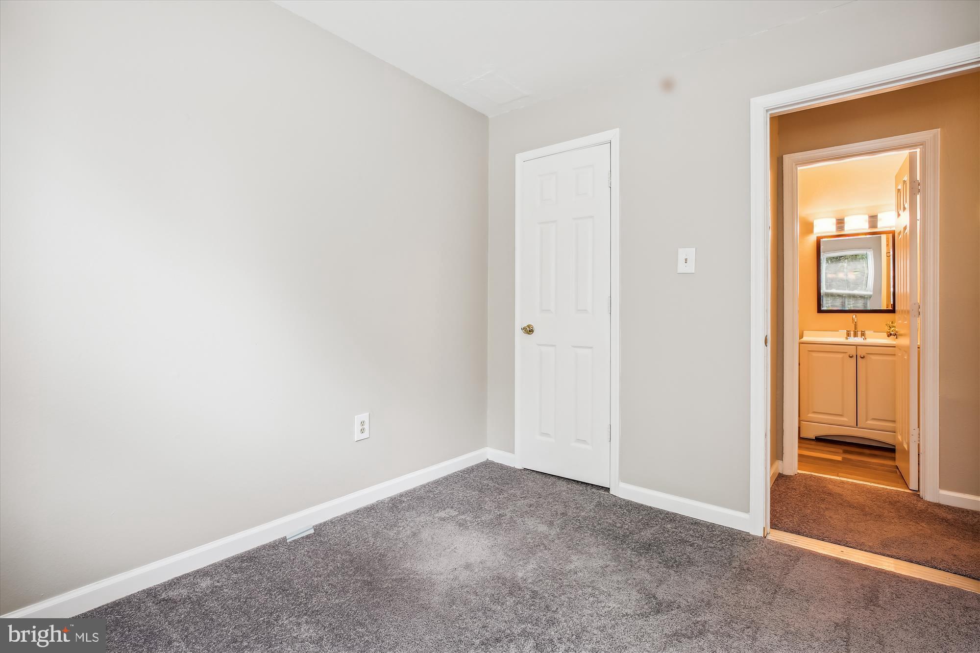 1722 Wilcox Ln
