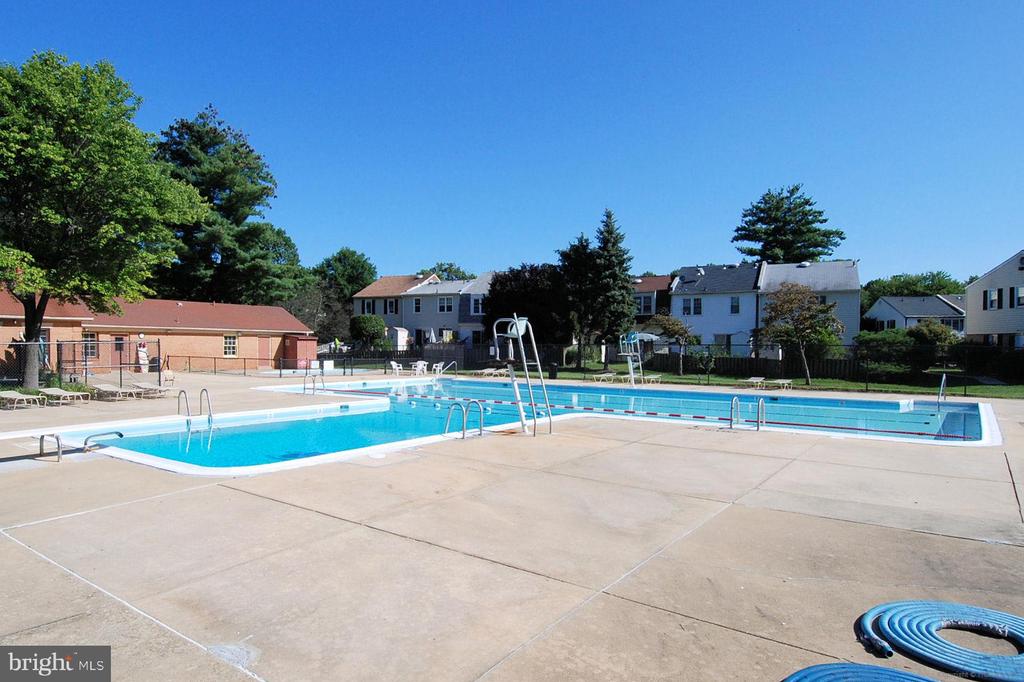 6 Big Acre Sq #22-3