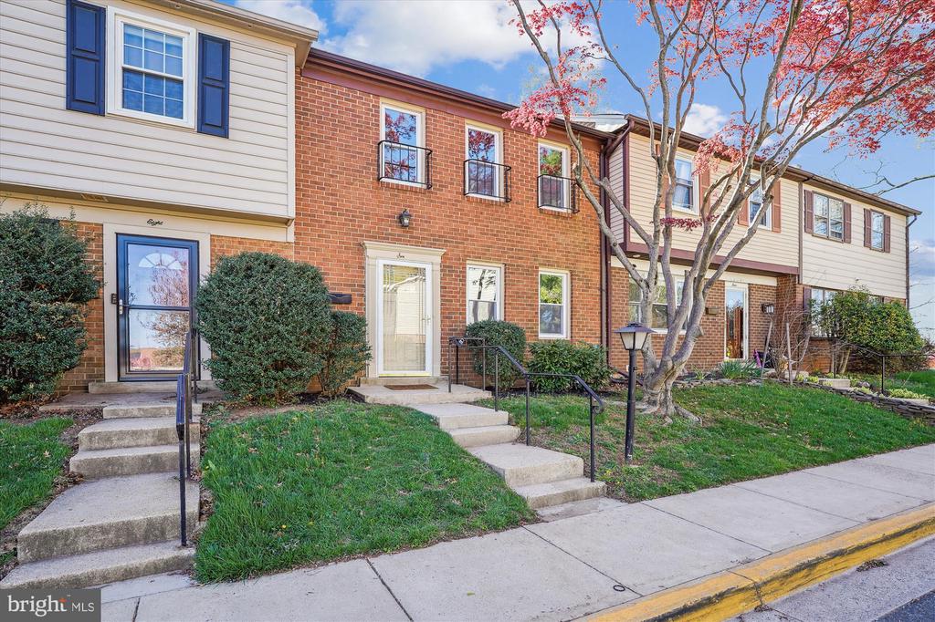 6 Big Acre Sq #22-3