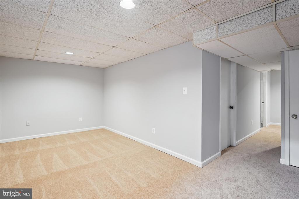 6 Big Acre Sq #22-3