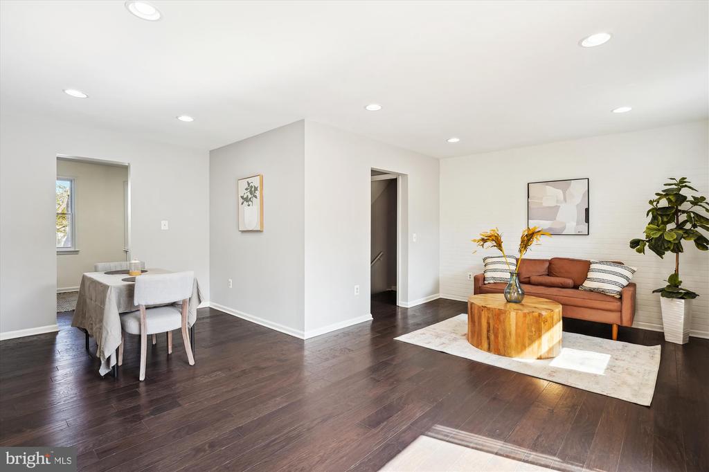 6 Big Acre Sq #22-3