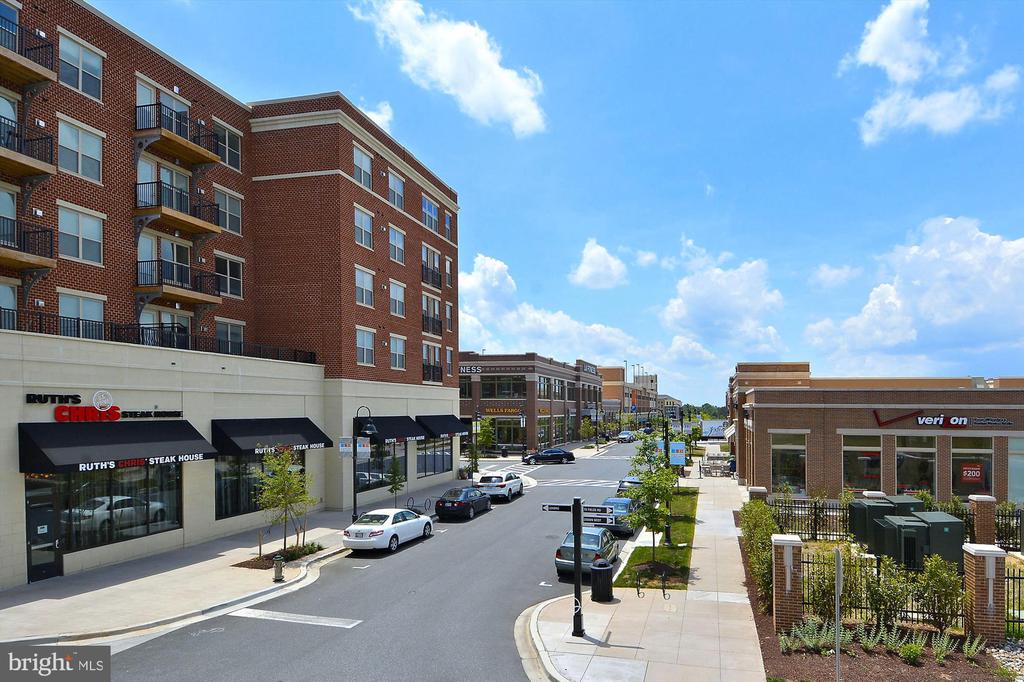 6 Big Acre Sq #22-3