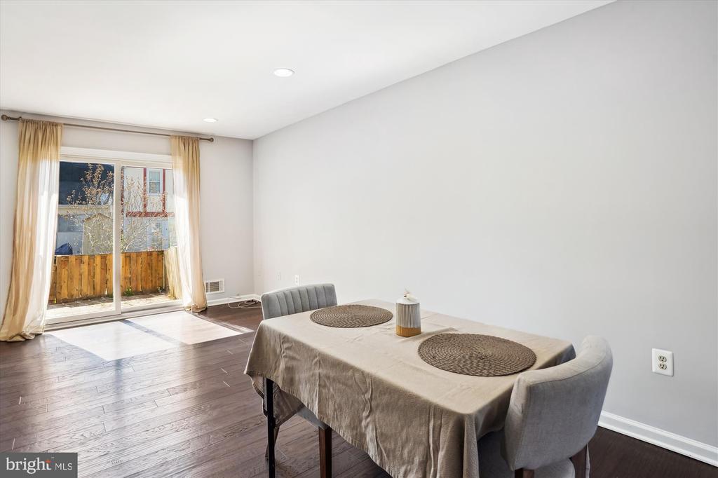 6 Big Acre Sq #22-3