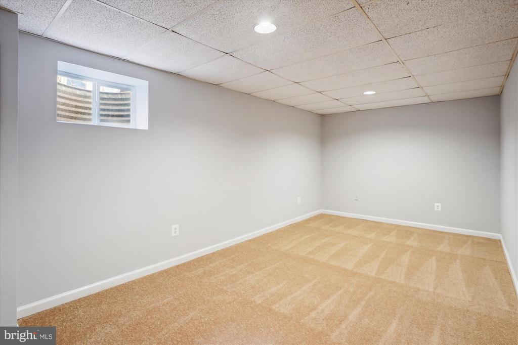 6 Big Acre Sq #22-3