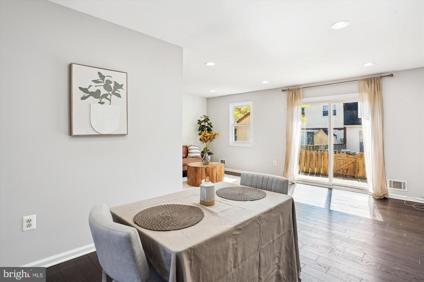 6 Big Acre Sq #22-3
