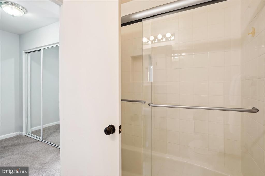 6 Big Acre Sq #22-3