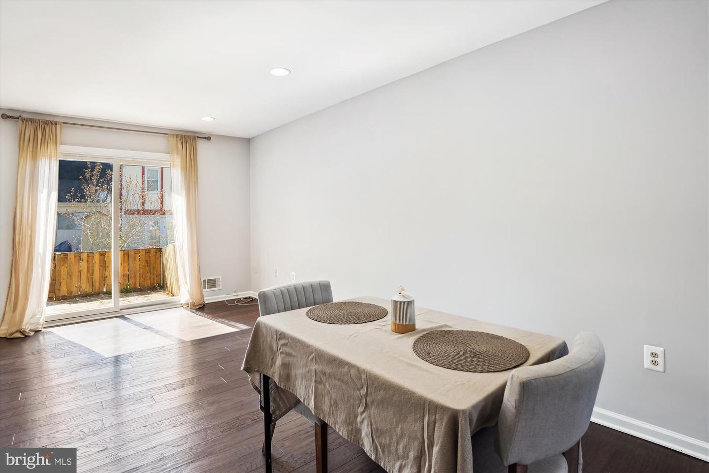 6 Big Acre Sq #22-3