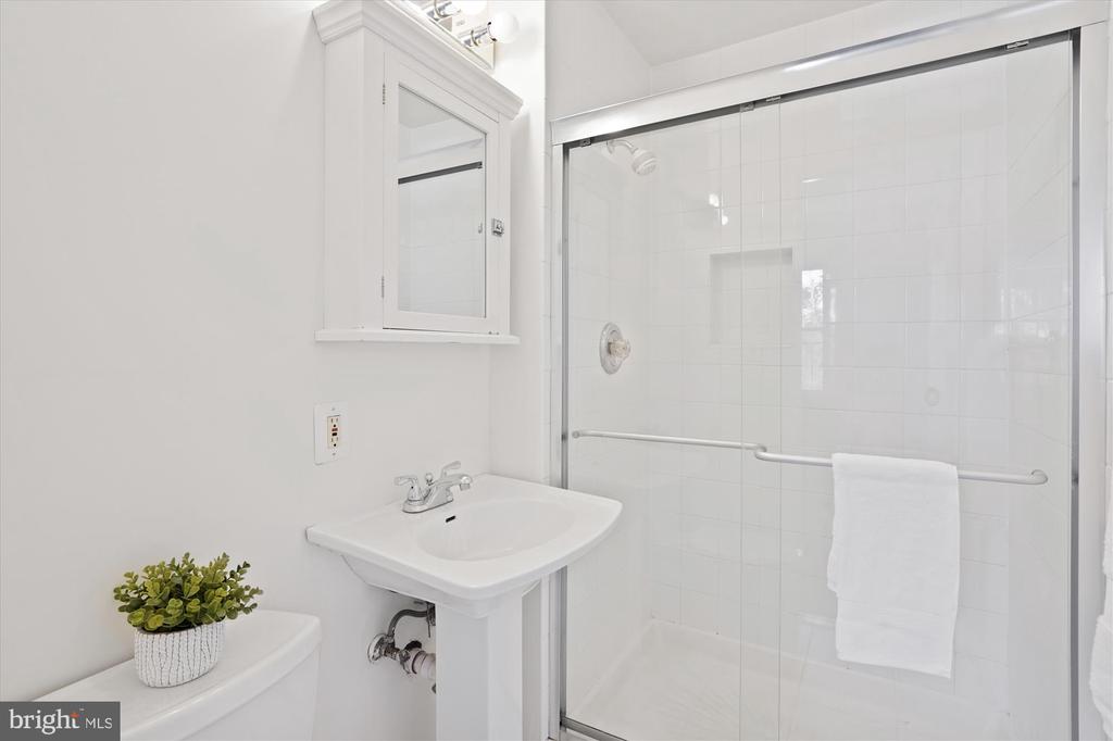 6 Big Acre Sq #22-3