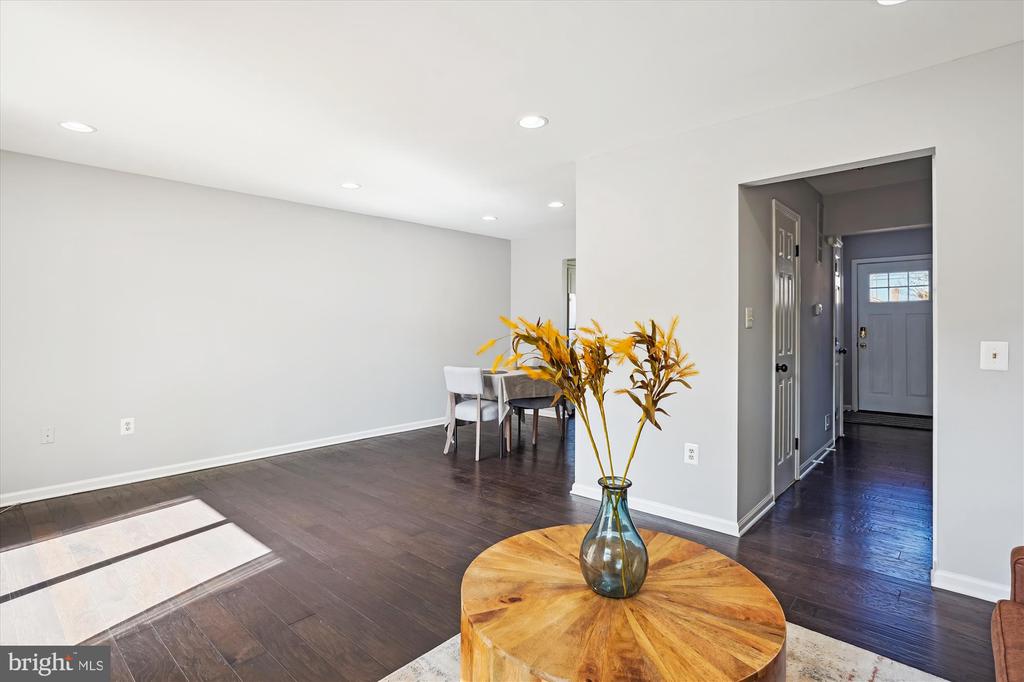 6 Big Acre Sq #22-3