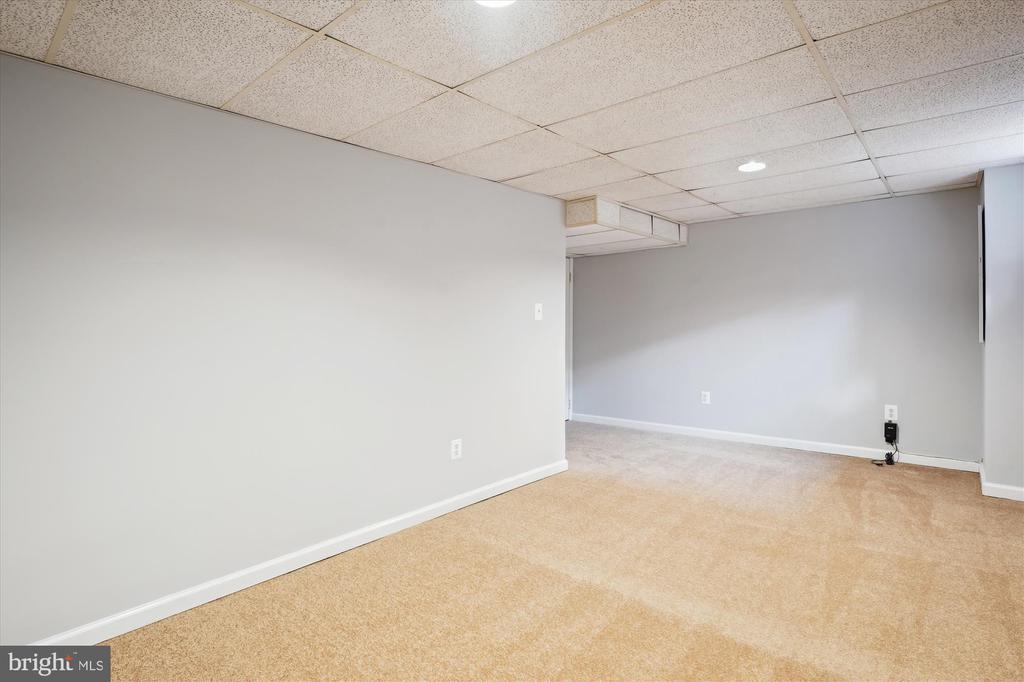 6 Big Acre Sq #22-3