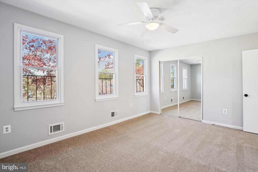 6 Big Acre Sq #22-3