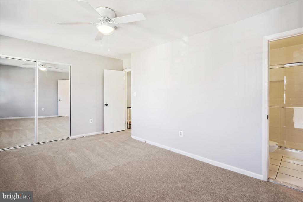 6 Big Acre Sq #22-3