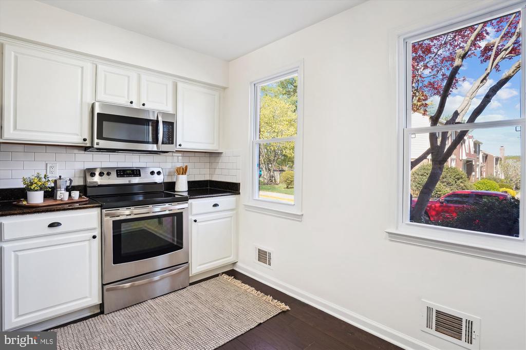 6 Big Acre Sq #22-3