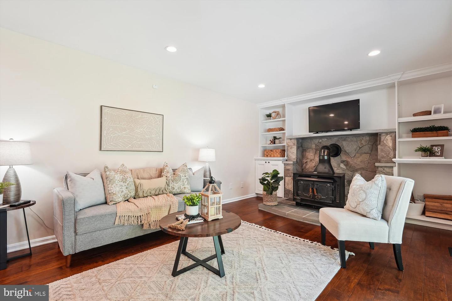 17721 Lisa Dr