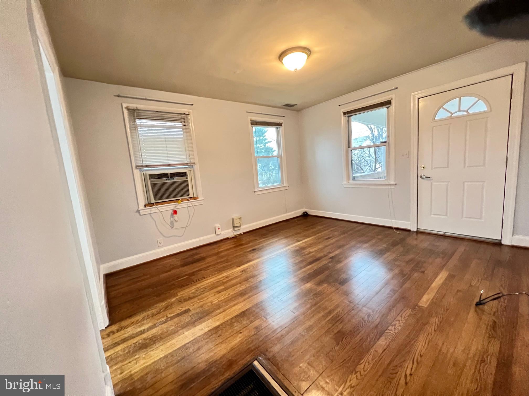 3712 LAWRENCE AVENUE