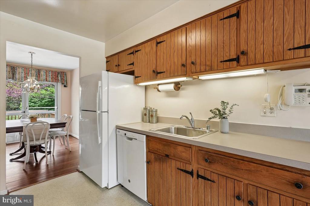 16725 FRONTENAC TERRACE