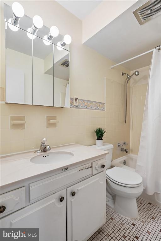 16725 FRONTENAC TERRACE